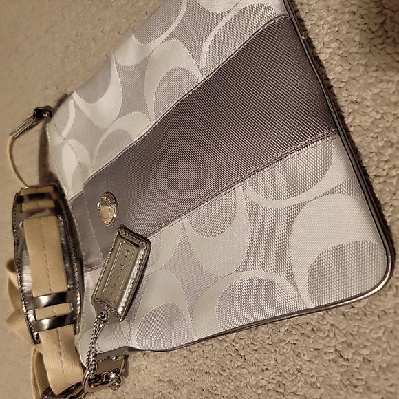 Vintage Coach Crossbody - Picture 2 of 7